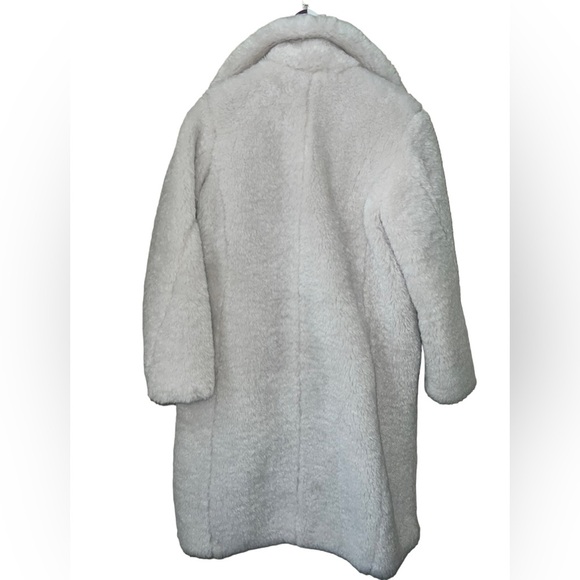 Faux fur coat from lulus. - Picture 4 of 6